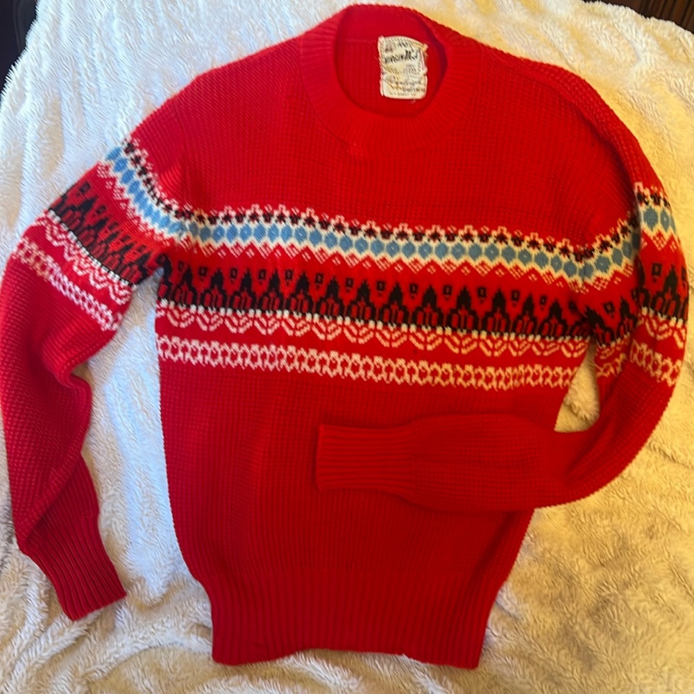 Vintage Pennleigh virgin wool ski sweater by W.T. Grant Co.